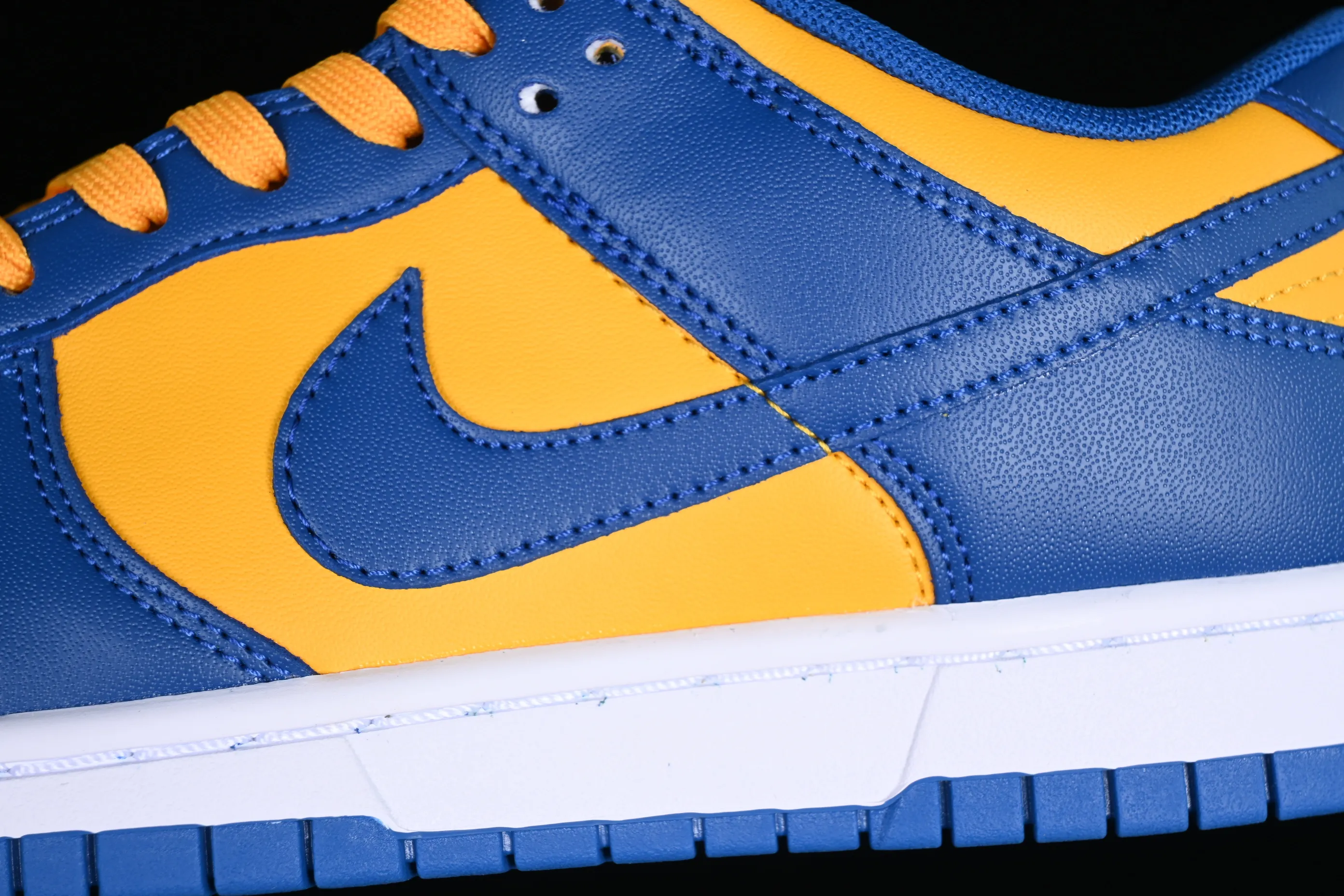All categories Nk SB Dunk series Nk SB Dunk Low low-top sneakers Nk Dunk SB Low blue and yellow color matching SB smashed backboard fashion casual sneakers DD1391-402